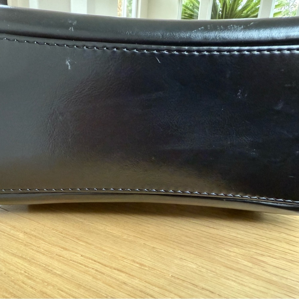 100% AUTHENTIC CHANEL GABRIELLE BACKPACK (WHITE/BLACK) - Picture 5 of 16